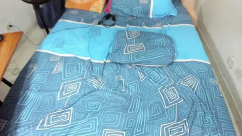 Snapshot of parejacachonda chatting on 01.25.25 sara and andreu online show from 01.25.25