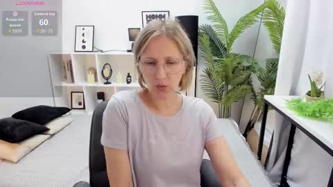 Paris online show from 09.22.25