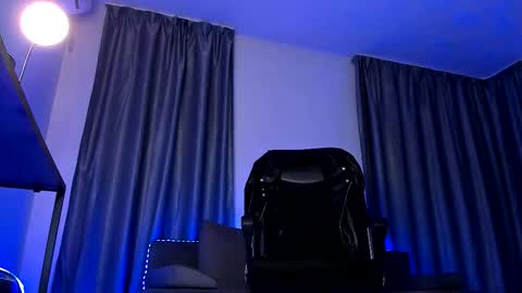 Snapshot of paris_lock chatting on 02.10.26 Paris online show from 02.10.26