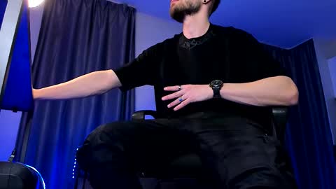 Snapshot of paris_lock chatting on 03.04.26 Paris online show from 03.04.26