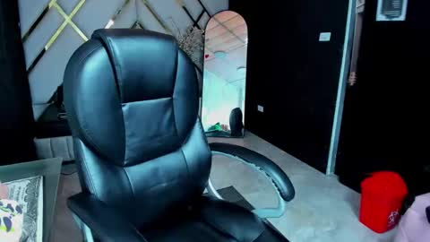 paris petit online show from 04.14.26