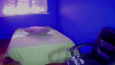 Snapshot of paris_vixen13 chatting on 03.12.25 paris_vixen13 online show from 03.12.25