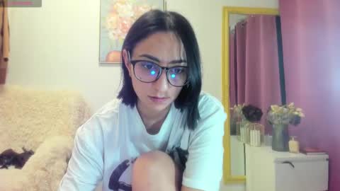 Paris online show from 02.22.26