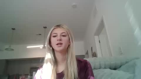 parisbaby2000 online show from 10.17.25