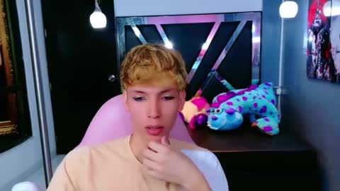 Snapshot of park_jimin1 chatting on 09.16.25 park_jimin1 online show from 09.16.25