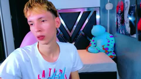 Snapshot of park_jimin1 chatting on 11.17.25 park_jimin1 online show from 11.17.25