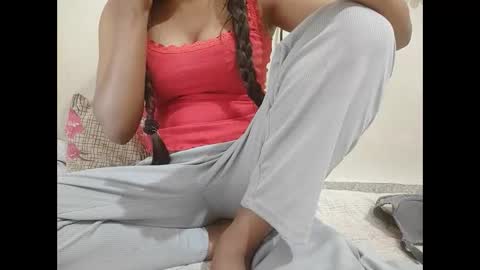 parneetu_642 online show from 04.15.26