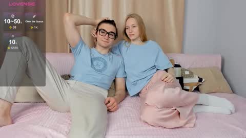 We Katrin and Moris online show from 10.11.25