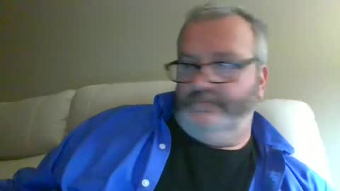 passporttraveler1 online show from 10.17.25