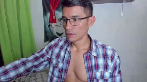 EDUAR Independent model online show from 04.24.26