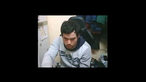 Snapshot of pau_97 chatting on 12.25.24 seat97 online show from 12.25.24
