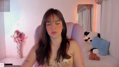 Snapshot of pau_cute chatting on 02.05.25 Sofa online show from 02.05.25