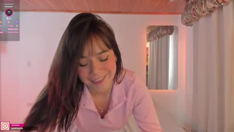 Snapshot of pau_cute chatting on 02.27.25 Sofa online show from 02.27.25