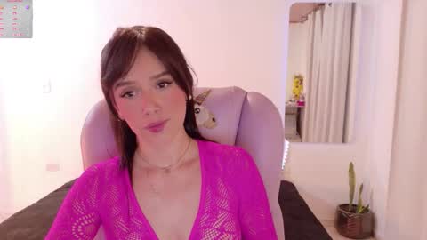 Snapshot of pau_cute chatting on 02.17.26 Sofa online show from 02.17.26