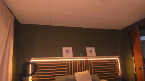 Snapshot of paul_evanss chatting on 03.03.25 Paul online show from 03.03.25
