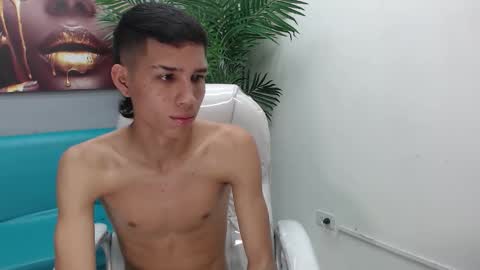 Snapshot of paul_ponce chatting on 10.10.25 PAUL online show from 10.10.25