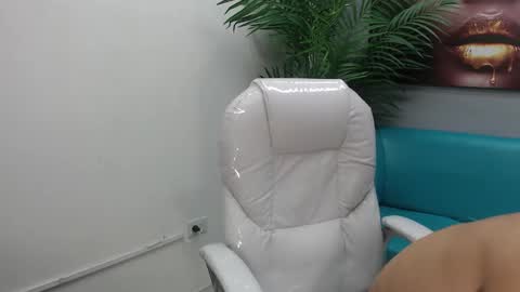 Snapshot of paul_ponce chatting on 10.16.25 PAUL online show from 10.16.25