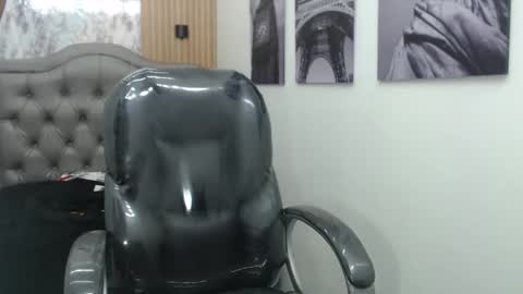 Snapshot of paul_ponce chatting on 11.01.25 PAUL online show from 11.01.25