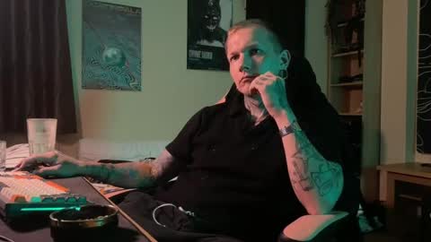 Snapshot of paul_razor chatting on 05.04.26 Paul online show from 05.04.26