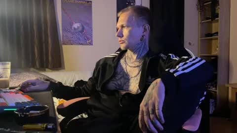 Snapshot of paul_razor chatting on 05.09.26 Paul online show from 05.09.26