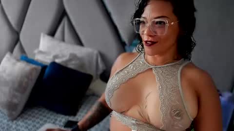 Paula online show from 02.02.25