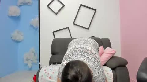 paula_miler1 online show from 10.27.25