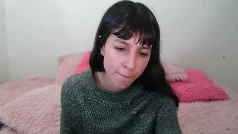 Snapshot of paulainblue chatting on 02.11.25 online show from 02.11.25