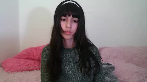 Snapshot of paulainblue chatting on 02.15.25 online show from 02.15.25