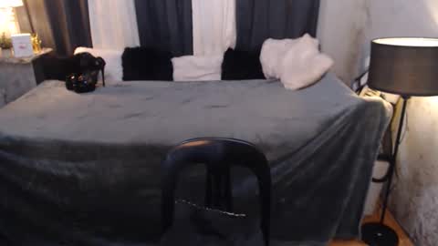 paulalawman online show from 02.18.26