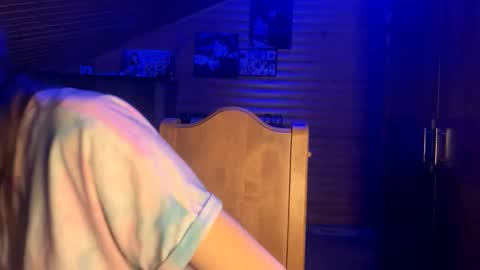 Ashley Cooper online show from 09.26.25