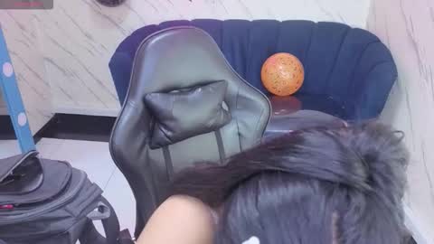 Live 800am 200pm COLOMBIAN HOUR online show from 10.30.25