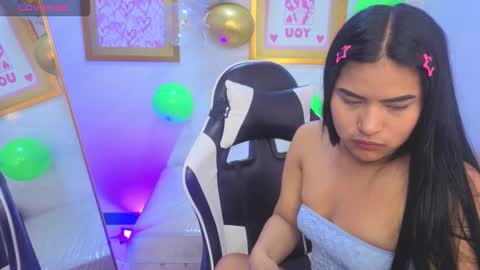 Live 800am 200pm COLOMBIAN HOUR online show from 03.18.26