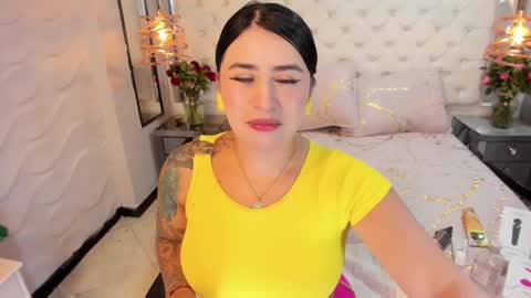 Snapshot of paulinabelen21 chatting on 02.21.25 paulinabelen21 online show from 02.21.25