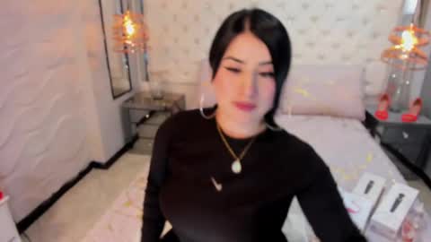 Snapshot of paulinabelen21 chatting on 02.27.25 paulinabelen21 online show from 02.27.25