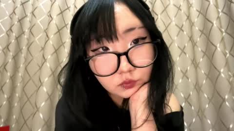 Snapshot of paulinaokutsu chatting on 02.25.26 Yuna online show from 02.25.26