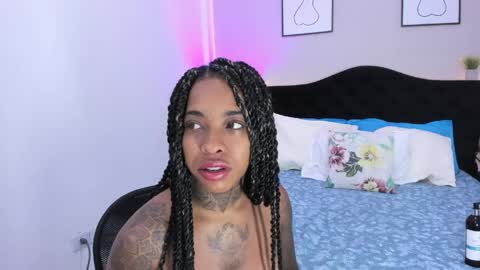 Pauline online show from 04.11.26