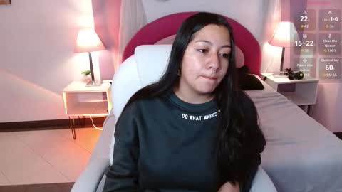 Maria Paula online show from 10.03.25