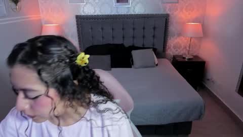 Snapshot of paulyss chatting on 03.20.26 Paulys online show from 03.20.26