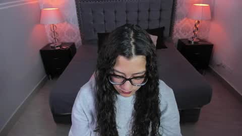 Snapshot of paulyss chatting on 03.26.26 Paulys online show from 03.26.26