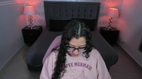 Snapshot of paulyss chatting on 03.27.26 Paulys online show from 03.27.26