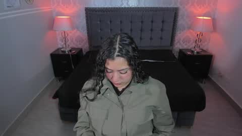 Snapshot of paulyss chatting on 04.01.26 Paulys online show from 04.01.26