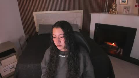 Snapshot of paulyss chatting on 04.06.26 Paulys online show from 04.06.26