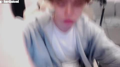 Snapshot of pawclaw chatting on 04.18.26 pawclaw online show from 04.18.26