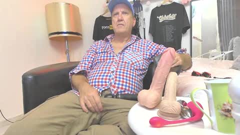 Snapshot of peacetous chatting on 12.29.24 Marc online show from 12.29.24