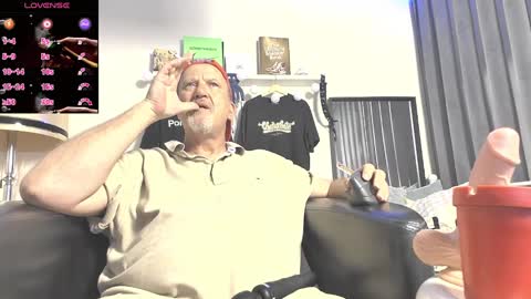 Snapshot of peacetous chatting on 03.09.25 Marc online show from 03.09.25