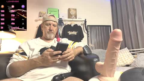 Snapshot of peacetous chatting on 03.11.25 Marc online show from 03.11.25