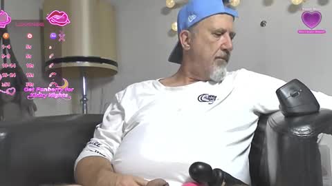 Snapshot of peacetous chatting on 11.18.25 Marc online show from 11.18.25