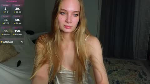 Lexy Peach online show from 10.16.25