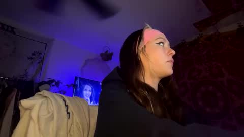 peachesncreampiezz online show from 04.18.26