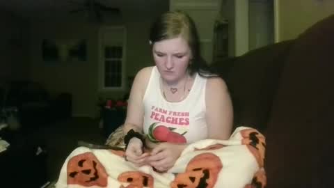 Snapshot of peachesxcreme chatting on 11.09.25 peachesxcreme online show from 11.09.25